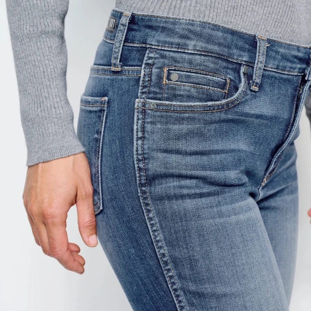 Kut from the Kloth - CATHERINE Boyfriend Originality - Woman’s Blue Jeans NWT 4 - Picture 3 of 10